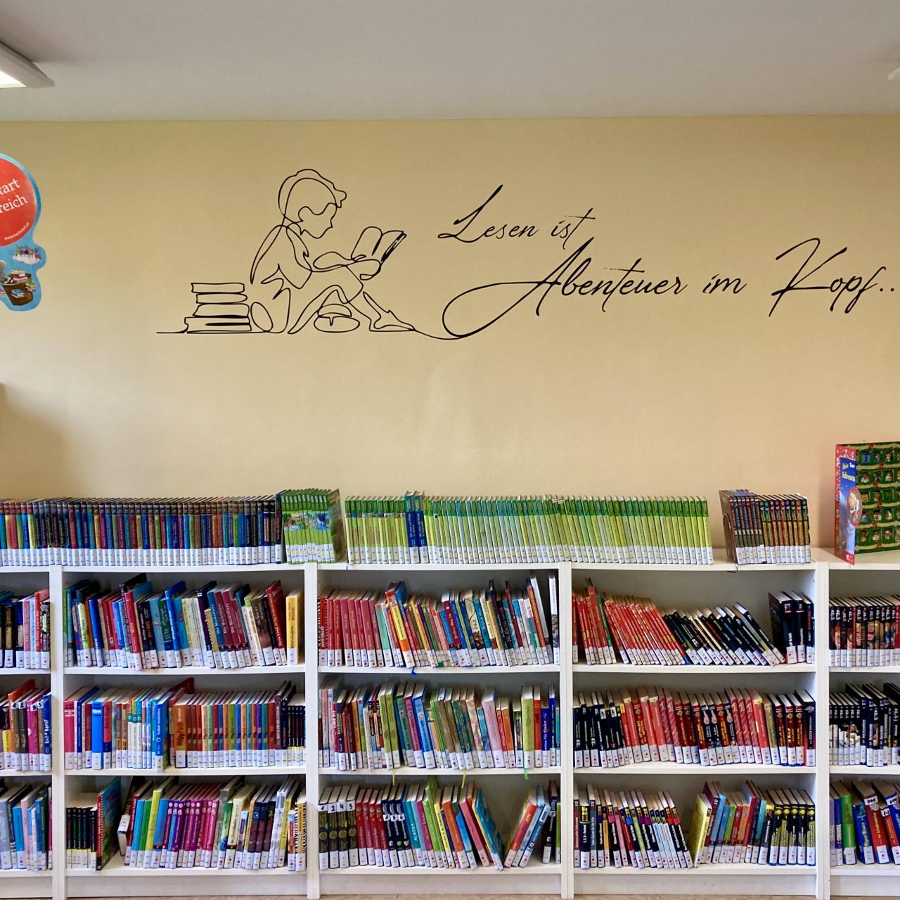 Bücherei Jennersdorf, Kinderbücher, Wandtattoo